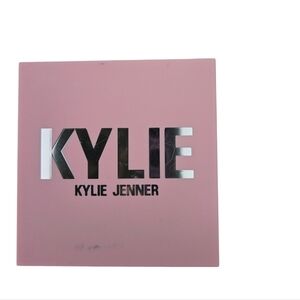 KYLIE Kylie Jenner Blush In Winter Kissed